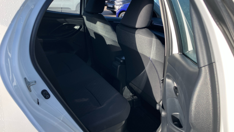 Toyota Yaris 1.5 Hybrid Icon 5dr CVT Hybrid Hatchback